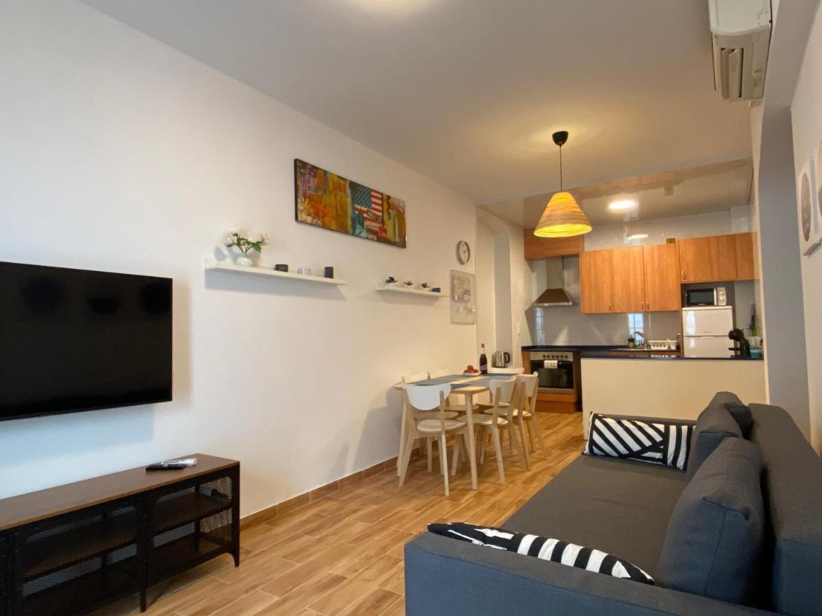 Apartments Sant Lluis Center, 2 Min Walk From The Sea Льорет-де-Мар Екстер'єр фото