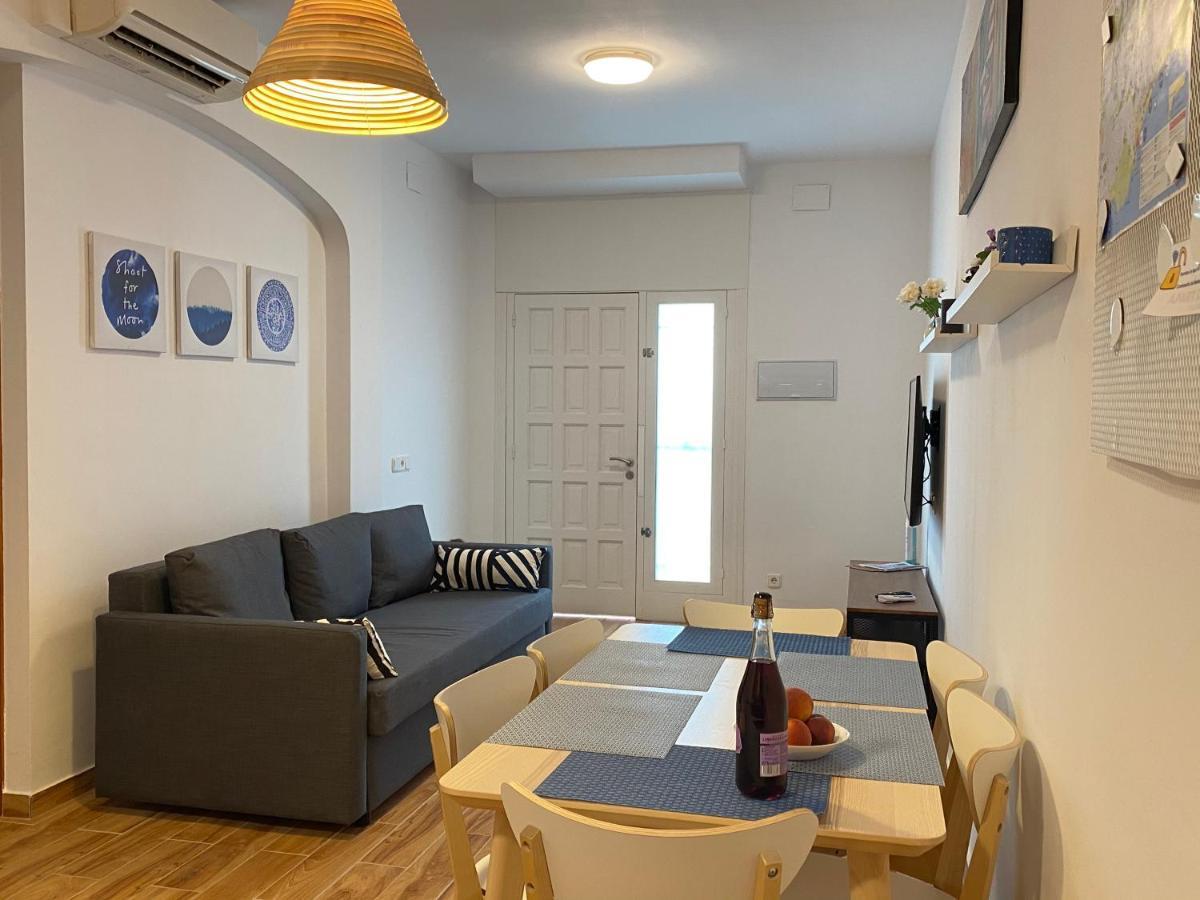 Apartments Sant Lluis Center, 2 Min Walk From The Sea Льорет-де-Мар Екстер'єр фото